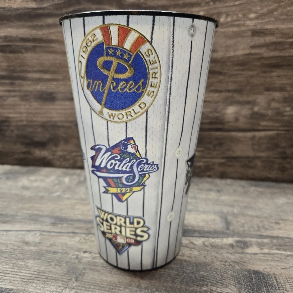 New York Yankees World Series Souvenir Plastic 32 oz Beverage‎ Beer Pop Soda Cup